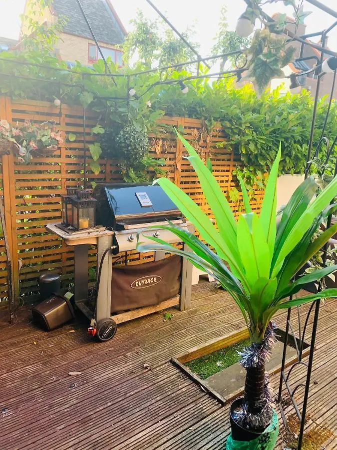 Riverside Double Room With Double Sofa Bed London
