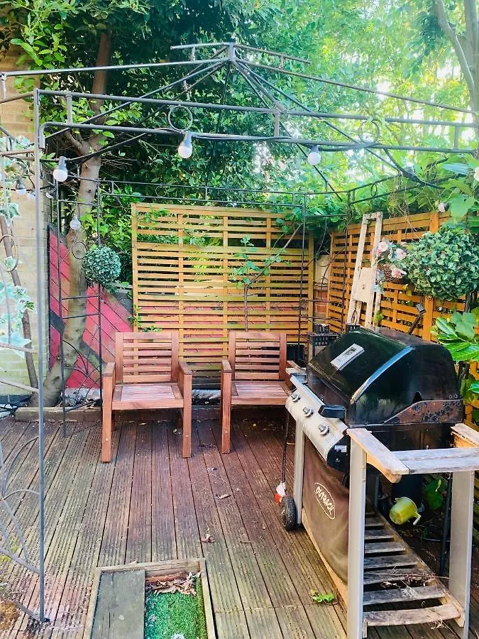 Apartment Riverside Double Room With Double Sofa Bed London United Kingdom